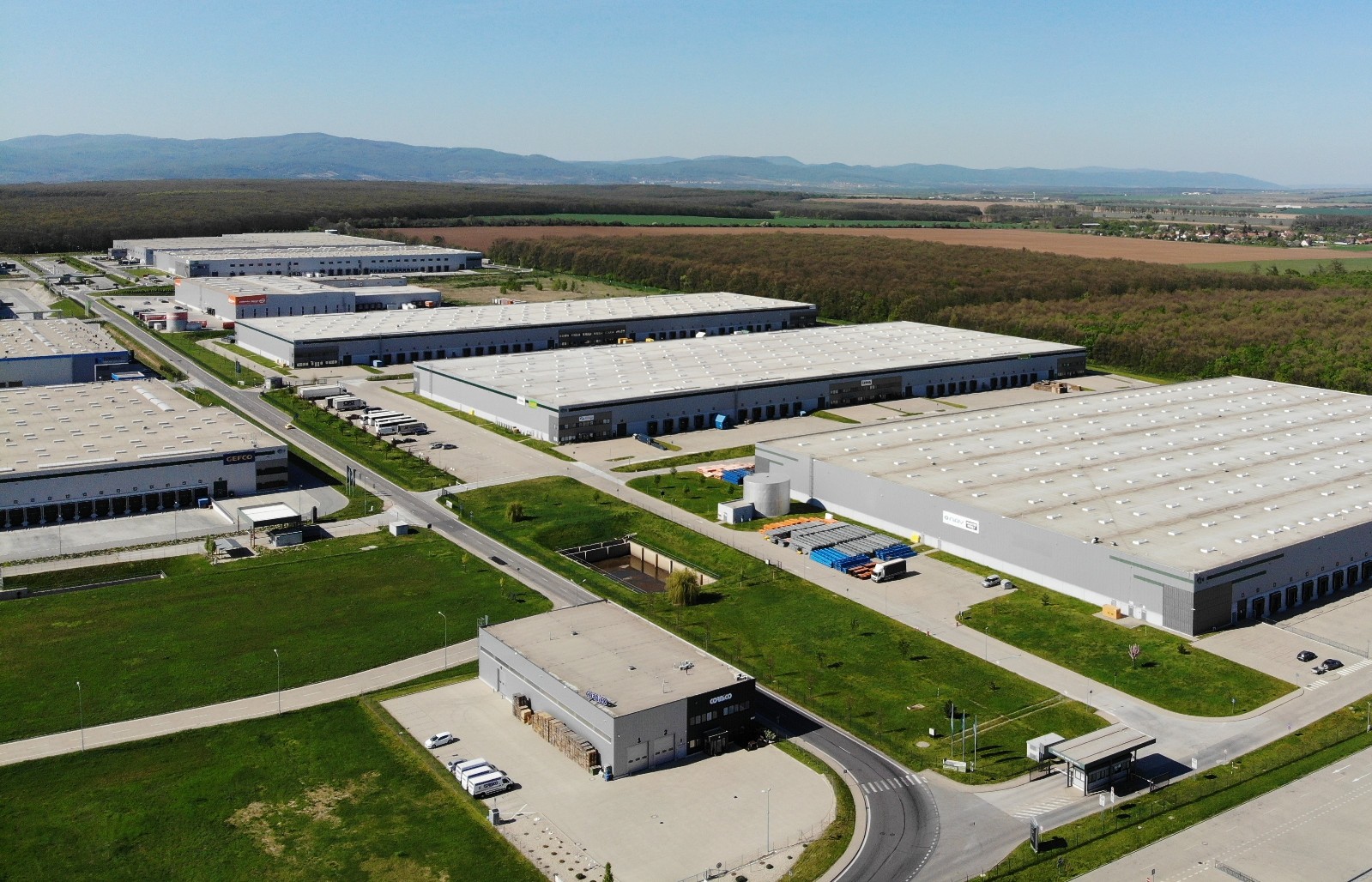 Miestne distribučné sústavy: Efektívne riešenie pre energetickú infraštruktúru priemyselných zón